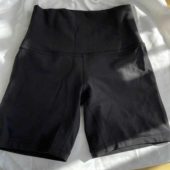 ✨SOLD✨ Lululemon Align High Rise 6” Biker Shorts - Size 2 - Picture 5 of 9